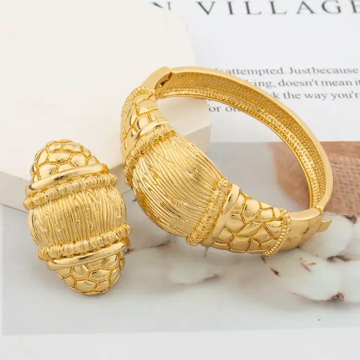 Parure de bijoux de mariée pour femme : boucles d'oreilles pendantes, collier avec pendentif, bracel