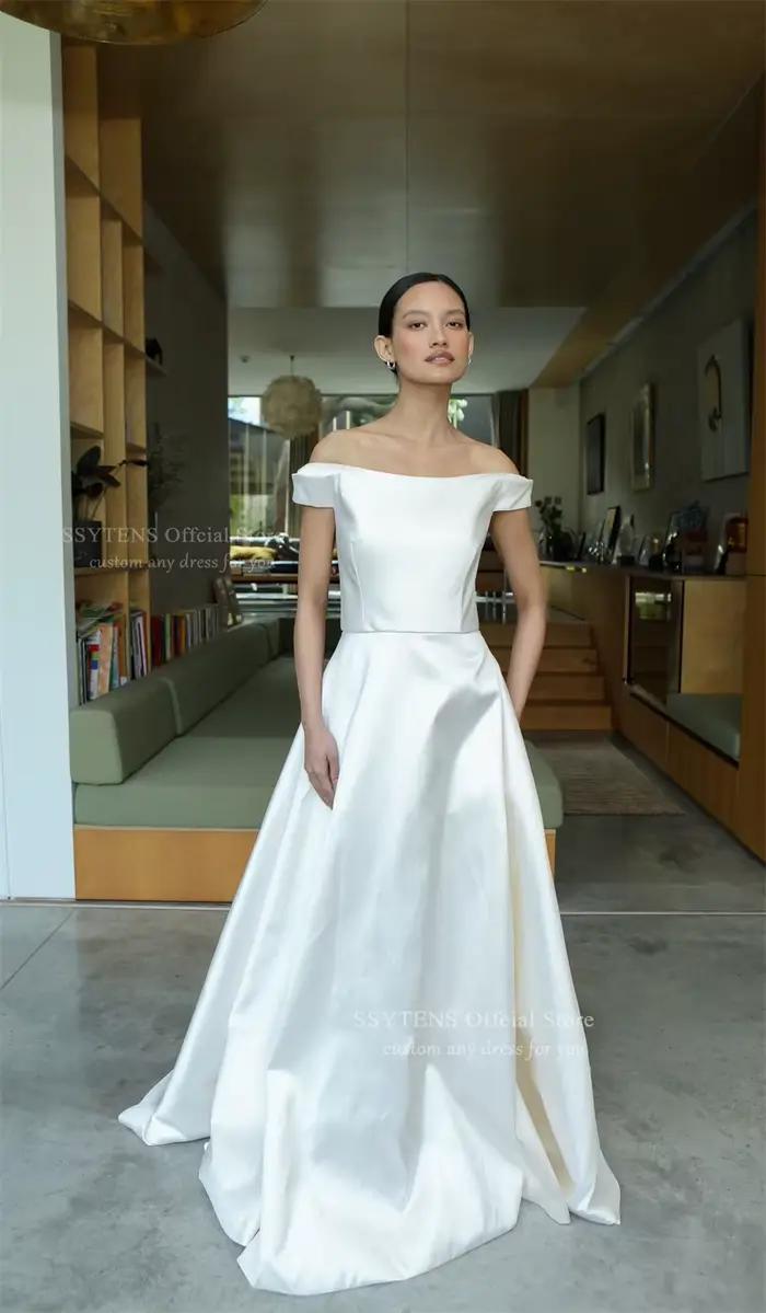 SSYTENS Robes de mariée simples et élégantes pour femme, en satin, avec traîne chapelle et boutons, 