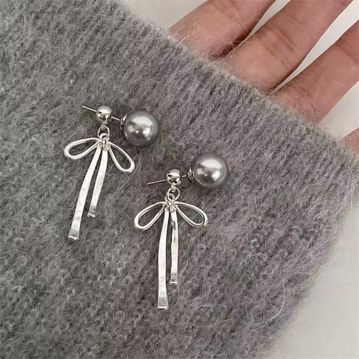Tour de cou à la mode avec pendentif, collier ras du cou avec nœud papillon gracieux avec perles gri