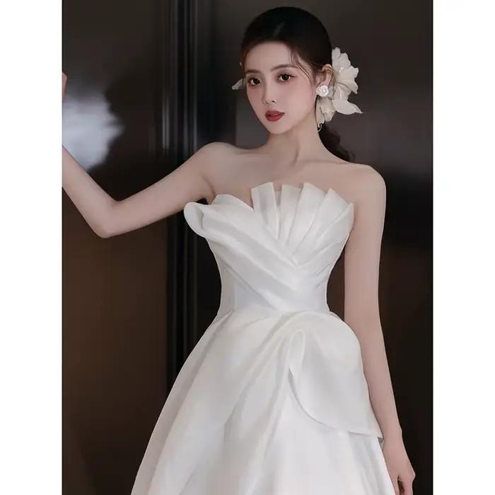Robe de Mariée Princesse Française, Sans Bretelles, Simple et Mince avec un Bord Traînant