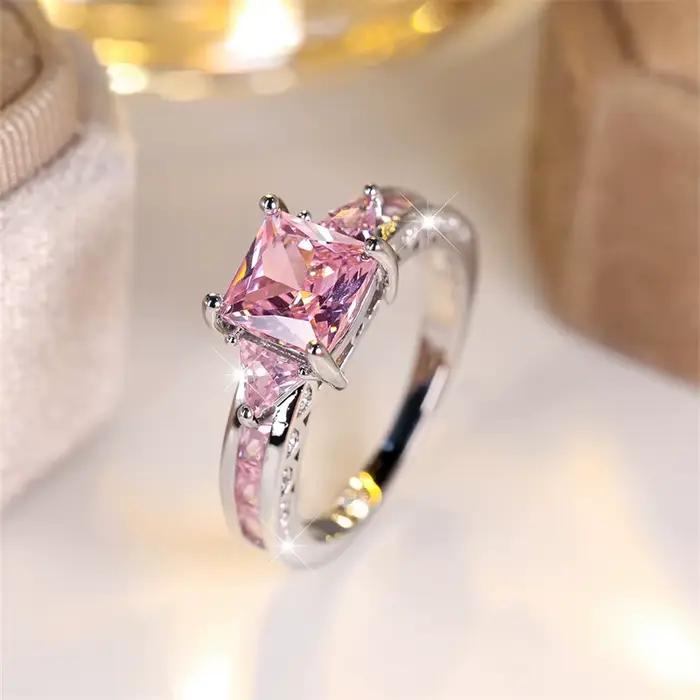Bague en pierre rose cristal pour femme