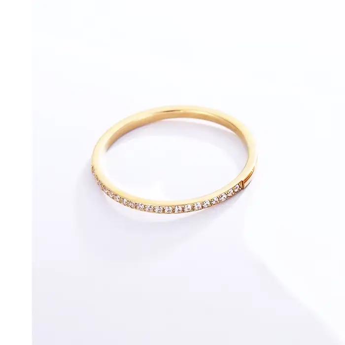 Bague en Zircon pour Femmes Alliances de Mariage Élégantes en Acier Inoxydable Plaquées Or 18 Carats Occasions Spéciales