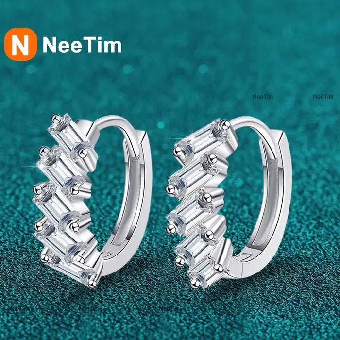NeeTim – boucles d'oreilles créoles en Moissanite pour femmes, taille émeraude, bijoux de luxe de mariage, argent 925 avec boucle d'oreille plaquée or blanc