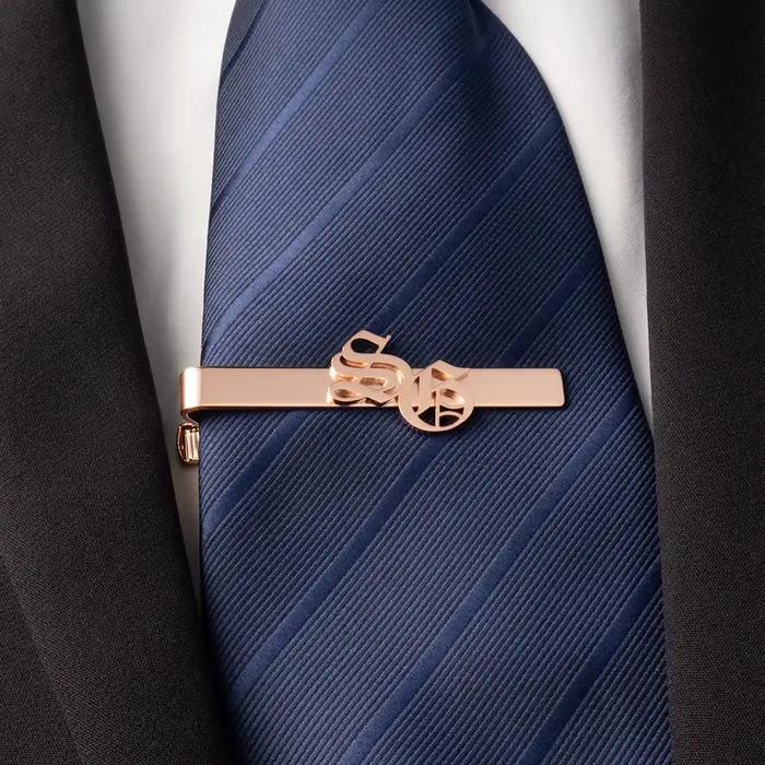 Pince à cravate personnalisée pour hommes, nom de mère et d'enfant, en acier inoxydable, le meilleur cadeau de bijoux pour hommes