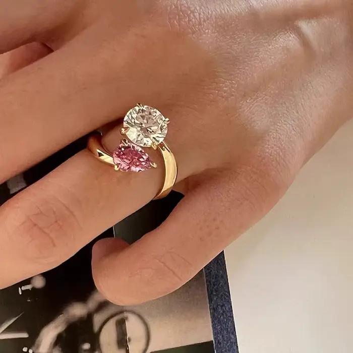 Bague de fiançailles en diamant rose double couleur en forme de goutte d'eau pour femmes occasions spéciales mariage romantique et doux elegance hip-hop style