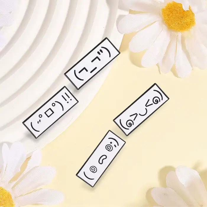 Broches en émail avec émoticônes de dialogues de dessins animés mignons, symboles d'expressions amusantes, confuses, timides, ébahies et impuissantes, badges pour vêtements et sacs