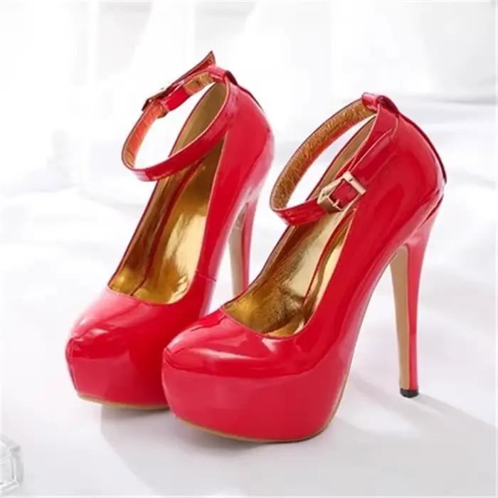 Chaussures de mariage en cuir verni rouge pour femmes, escarpins à plateforme peu profonde avec boucle concise, talons Super hauts, chaussures de fête
