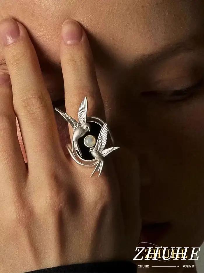 Bague ajustable unisexe avec motif artistique colombe et pierre centrale pour les passionnés de mode