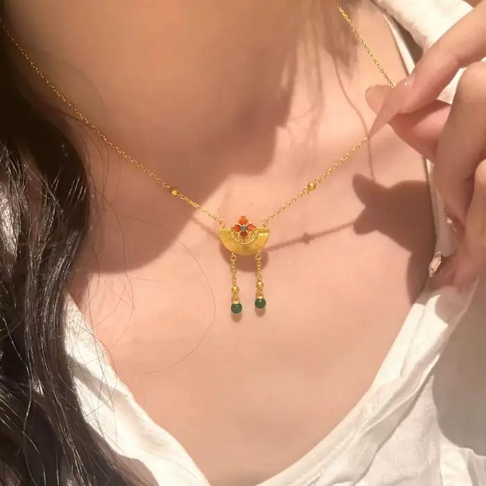 Collier en éventail brossé de style ethnique pour femmes