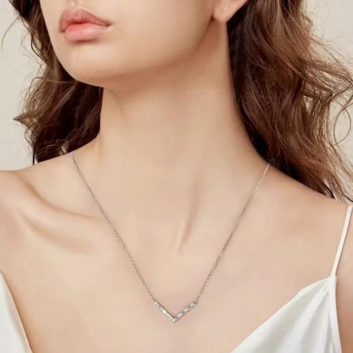 Collier pendentif en forme de V Moissanite, chaîne en argent Sterling 925 VVS1 3EX, diamant rectangulaire, bijoux de luxe, cadeau pour elle, M-JAJA
