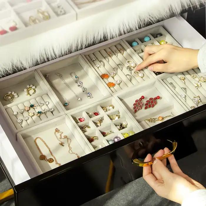 Boîte de rangement de bijoux en velours élégante pour bague, collier, bracelet et boucle d'oreille occasions spéciales mariage anniversaire cadeau personnalisé