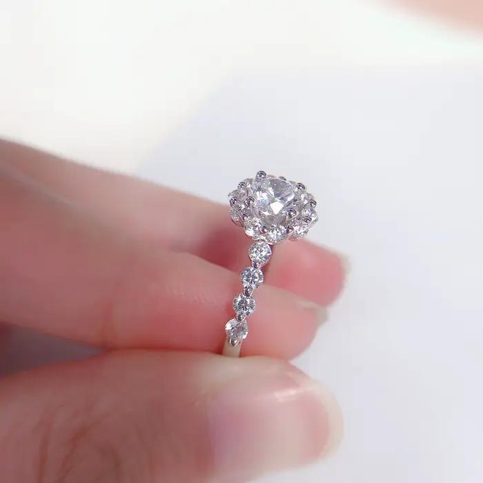 Bague de fiançailles en Moissanite, 0.6 Carat, 5.5mm, coupe ronde D VVS1, qualité supérieure, bague en or blanc massif 14K 585 221