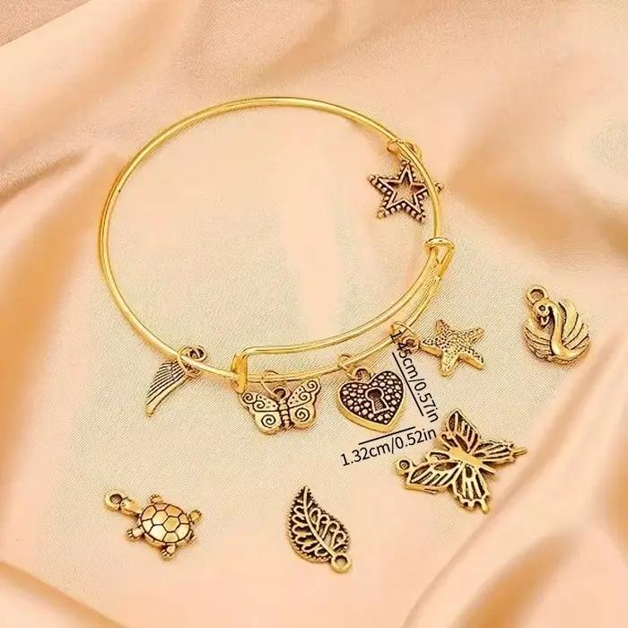 Bracelets réglables argentés avec breloques