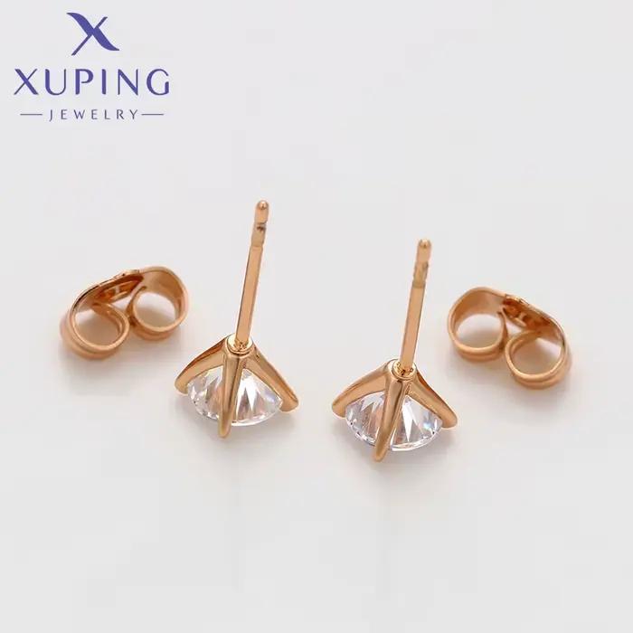 Boucles d'oreilles clous simples et élégantes couleur or pour femme occasions spéciales classiques zircone cubique rond style intemporel elegance女性耳环简洁优雅金色女士特殊场合经典立方氧化锆圆形风格永存