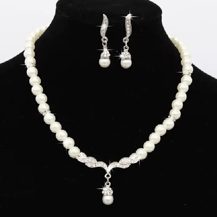 Ensemble de bijoux perles et strass modernes pour femmes occasions spéciales collier boucles d'oreilles elegance mariage