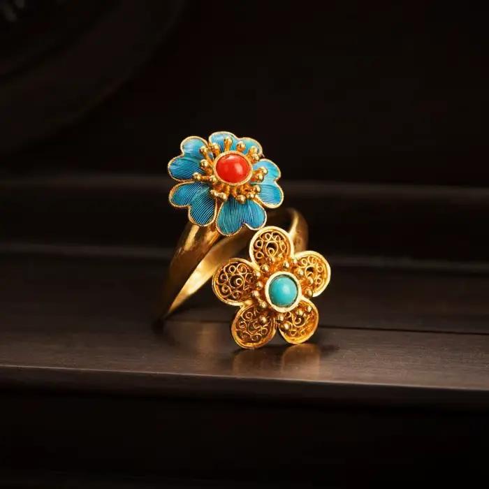 Bague ouverte en tourmaline rouge naturelle style palais rétro chinois artisanat unique or prairie bijoux de luxe pour femmes occasions spéciales anniversaire elegance distinction
