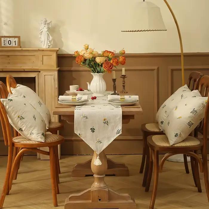 Décoration de table basse idéale pour les cafés