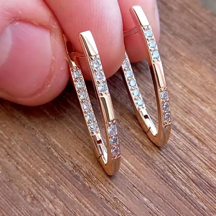 Boucles d'oreilles pendantes luxueuses en forme de V pour femmes, vintage, micro-incrustées de zircon, bijoux de fête, accessoires cadeaux pour occasions spéciales