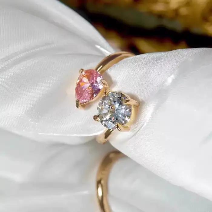 Bague de fiançailles en diamant rose double couleur en forme de goutte d'eau pour femmes occasions spéciales mariage romantique et doux elegance hip-hop style