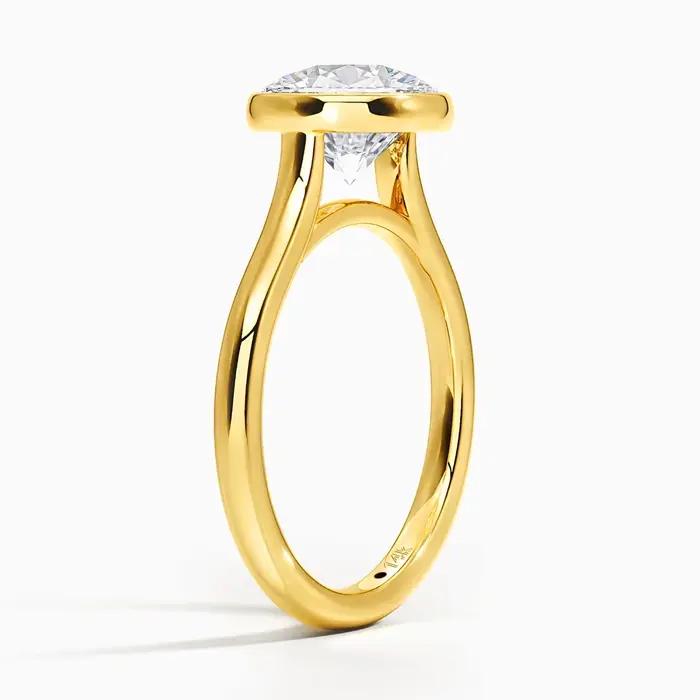 Bague de fiançailles classique en or jaune 14K pour femmes