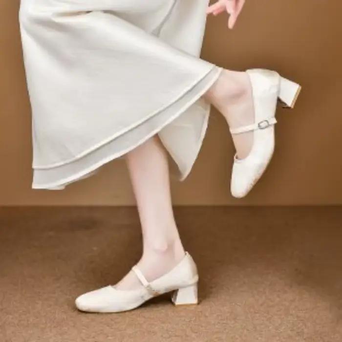 Nouvelles chaussures Mary Jane de style chinois pour femmes, brodées, en jacquard, à talon bloc, escarpins vintage à bride, chaussures de mariage Qipao