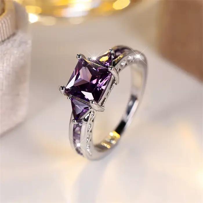 Bague en pierre rose cristal pour femme