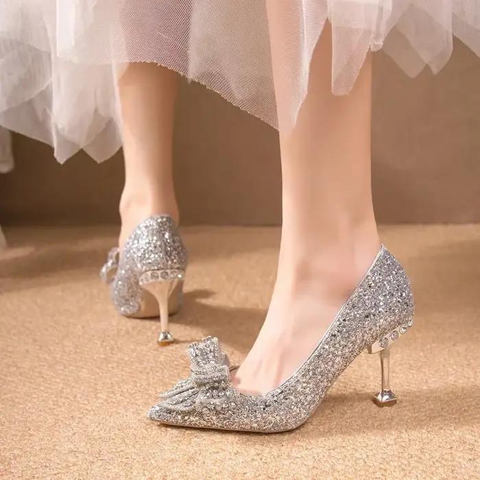 Nouvelles femmes strass chaussures de mariage année chaussures de luxe boucle décorative Banquet chaussures pour femmes talons hauts or argent rouge