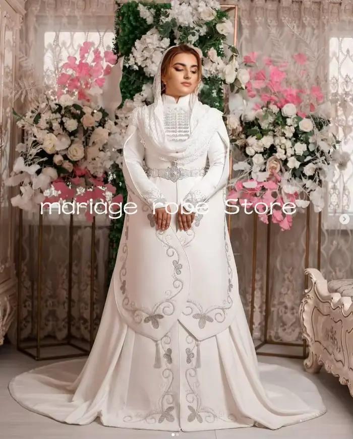 Robes de mariée nationales ossetiennes avec cape, manches longues, broderie de luxe, col montant, te