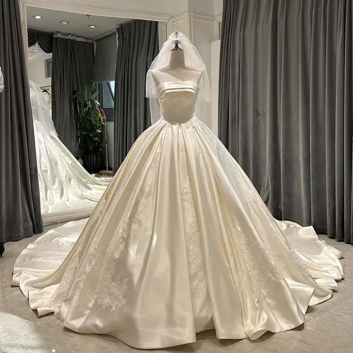 SL-9226 robe de mariée personnalisée boutique en ligne robe de célébrité femmes blanc satin civil sa