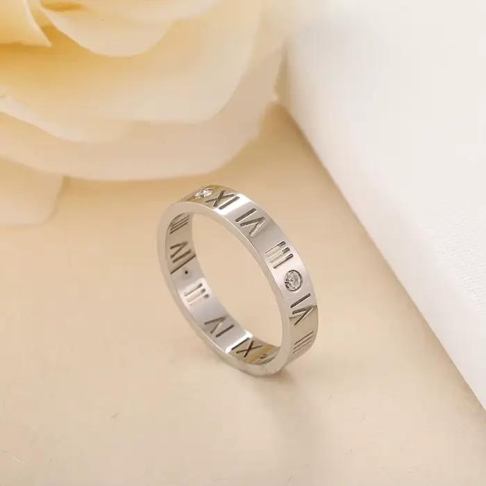 Anneau de Mariage en Titane et Acier avec Zircone Cubique et Strass Romains pour Femme Occasions Spéciales