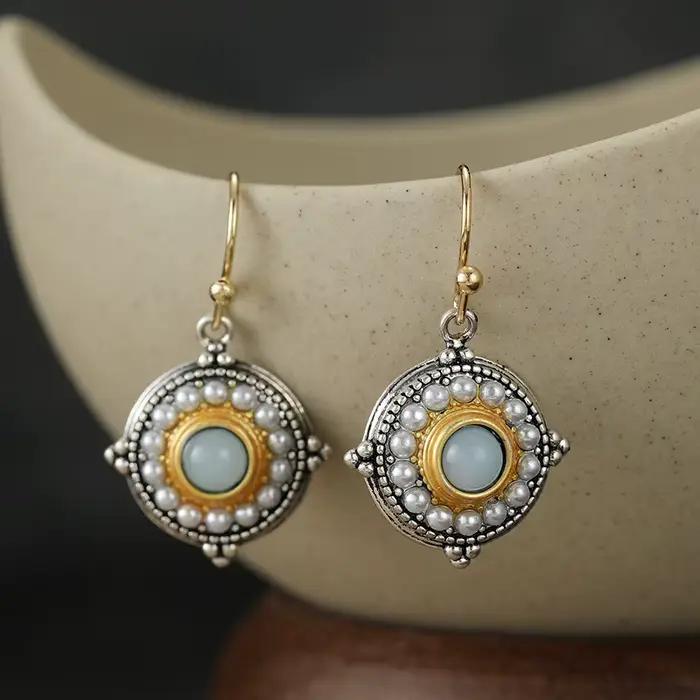 Boucles d'oreilles pendantes de style palais vintage pour femmes, plaquées argent antique, incrustées de perles synthétiques, bijoux polyvalents