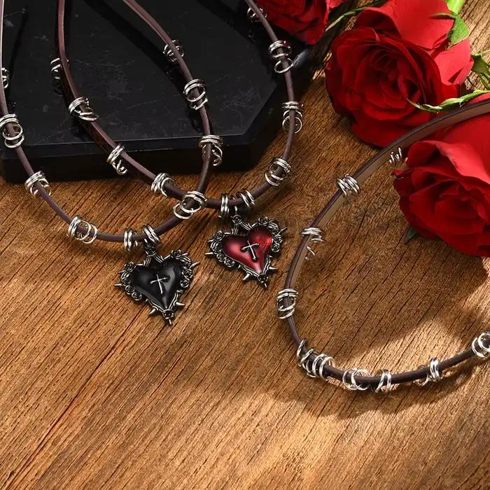 Collier cœur en forme de rose à épines de style gothique punk pour femmes