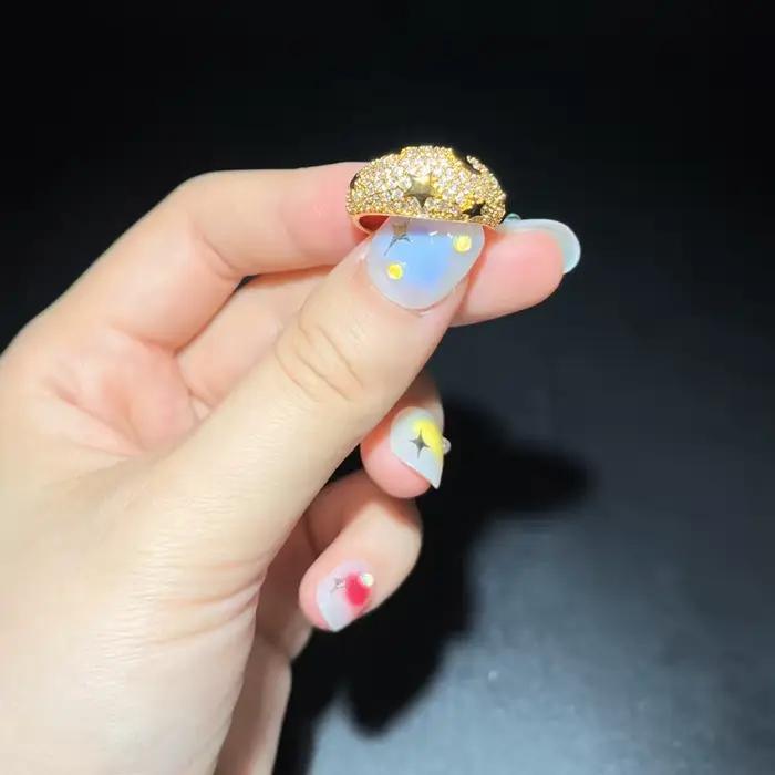 Bague en or arc-en-ciel avec lune et étoiles pour femmes et hommes, bijoux de luxe en émail néon coloré, style hip hop glacé, à offrir pour occasions spéciales comme Noël, fiançailles, mariages et anniversaires