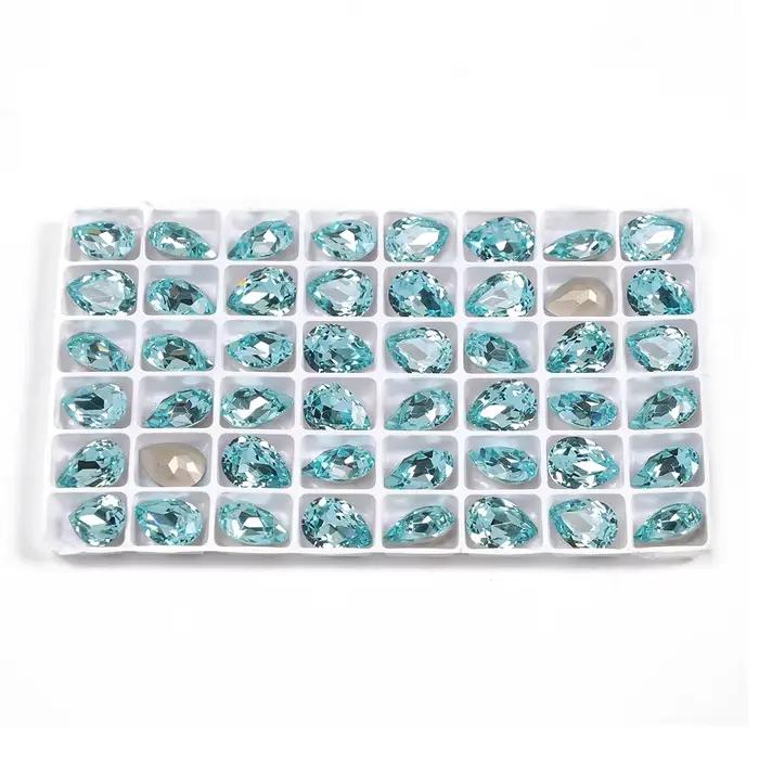 Strass en cristal d'aigue-marine YANRUO pour couture et artisanat diverses occasions装饰后的内容需要翻译回中文,但基于要求只能使用给定的特征描述产品,不能添加未列出的信息。因此,这里直接提供符合要求的HTML结构和优化后的SEO标题: ```html 沉浸在独特的海洋魅力中 想象一下您的作品在这些水晶珠饰的点缀下变得多么迷人!无论是装饰衣物、制作珠宝还是美化家居,我们的水晶珠饰都能为您的创作增添一份独特的优雅与光彩。 为什么您会爱上它们 独一无二的水蓝色光泽,让每件作品都成为真正的艺术品。 易于缝制的设计,适