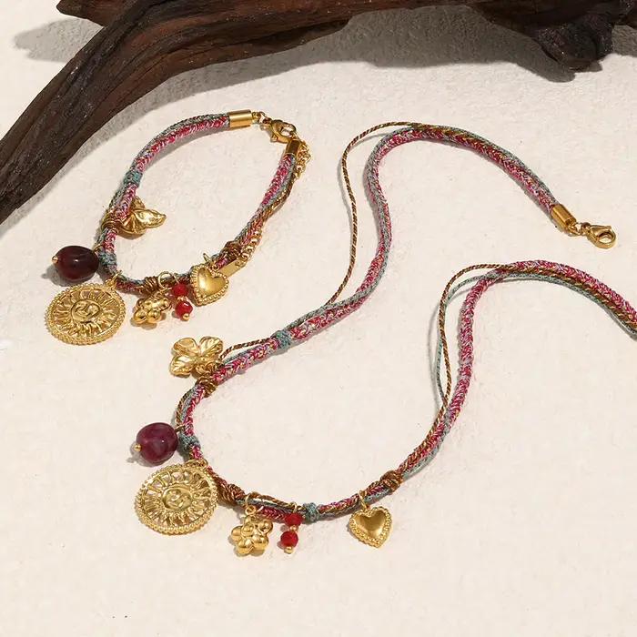 Ensemble de bijoux E.B.belle collier et bracelet doré fleur vintage avec petit cœur cadeau romantique pour femme occasions spéciales
