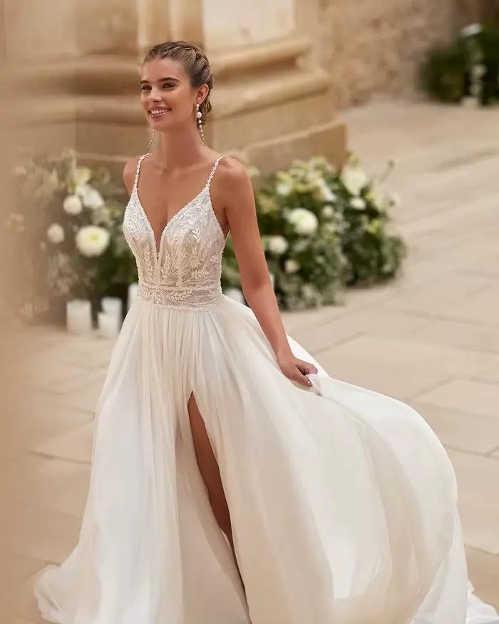 Robes de mariée classiques personnalisées en dentelle
