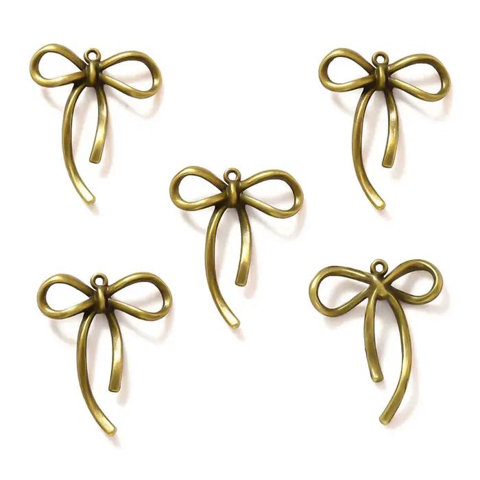 Breloques Papillons Élégantes en Alliage de Zinc pour Bijoux Personnalisés Occasions Spéciales