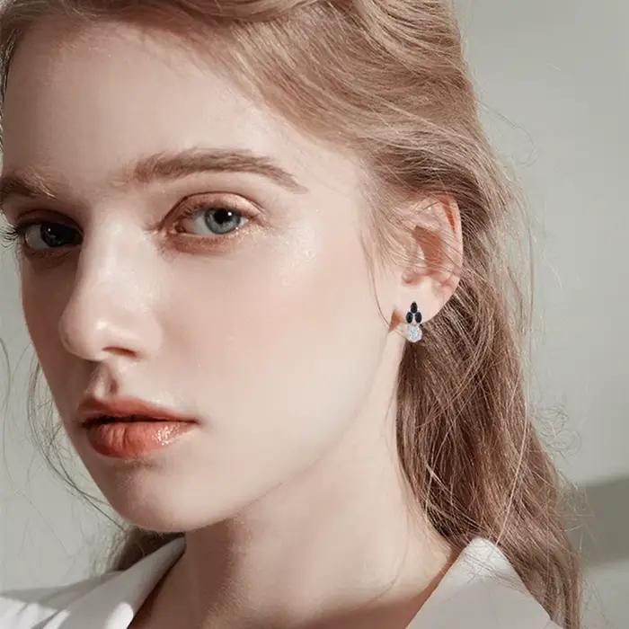 Nouveauté 2026 Black Awn – Boucles d'oreilles clous fantaisie couleur argent avec pierre spinelle noire pour femme – Bijoux I094