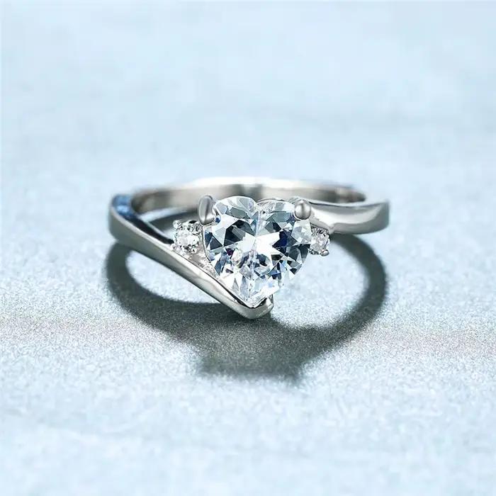 Bague de luxe en pierre de cristal vert pour femmes