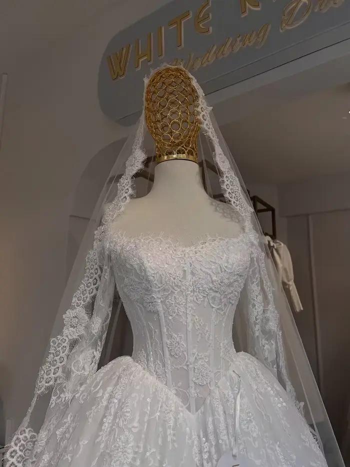 Robe de mariée de luxe en dentelle