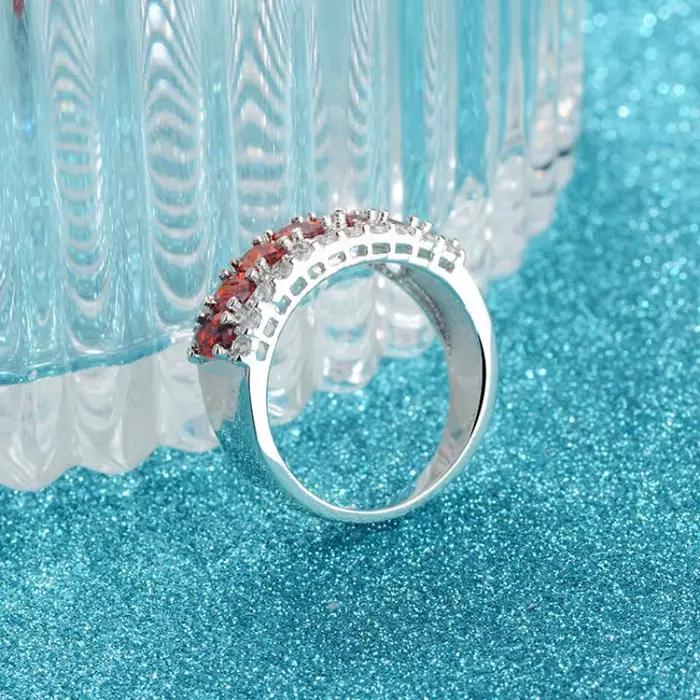Bague grenat de laboratoire faite à la main pour femme