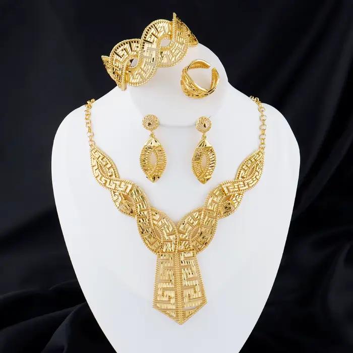 Parure de bijoux plaqué or 24 carats couleur or – Boucles d'oreilles, collier, bague – Accessoires de luxe pour mariages et fêtes – Cadeaux