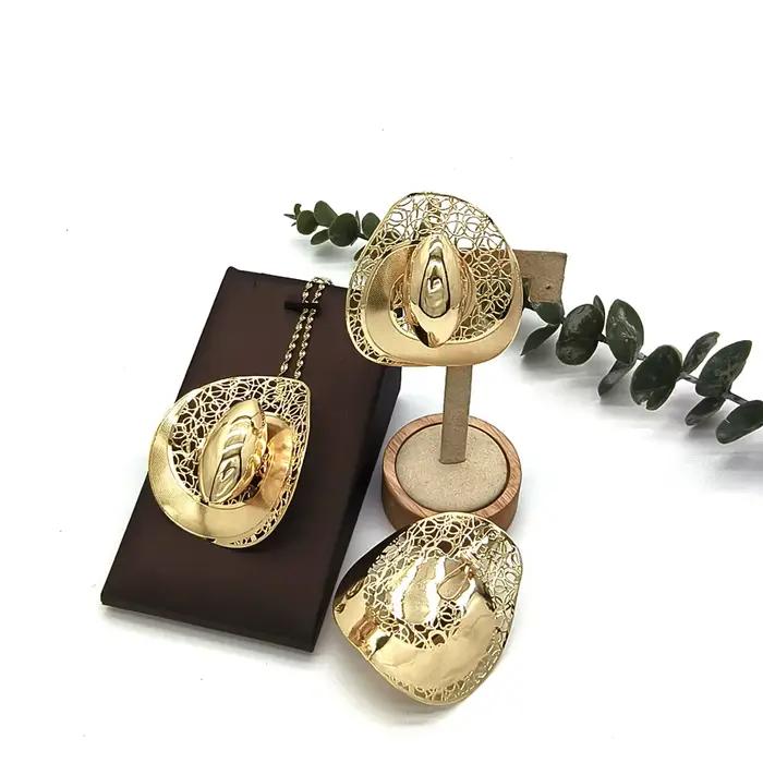 Ensemble de bijoux plaqué or 18 carats de Dubaï