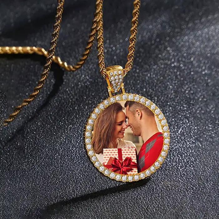 Collier photo personnalisé avec pendentif cadre rond hip-hop, bijoux personnalisables, cadeau pour ami et famille, parfait pour Noël