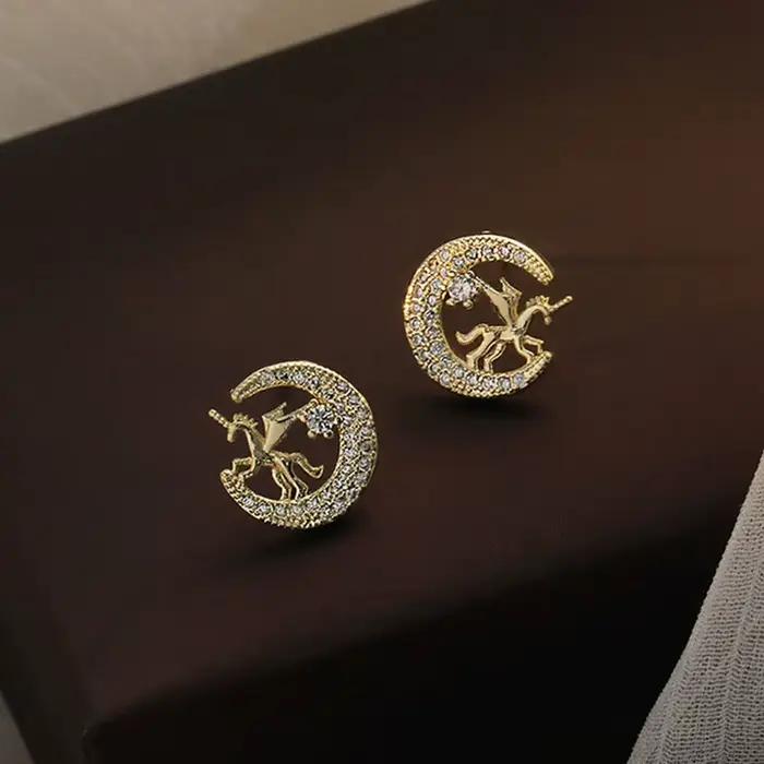 Nouvelles Boucles d'oreilles clous en zircon motif cheval mignon pour femme