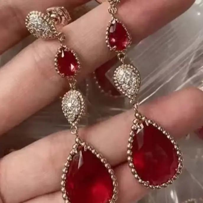 Boucles d'oreilles pendantes cristal géométriques modernes pour femmes occasions spéciales style frais et doux