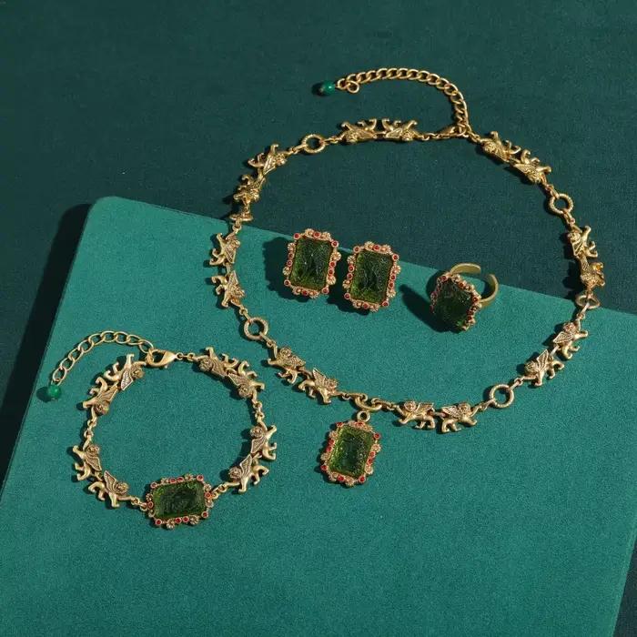 Parure de bijoux vintage carrée en émail vert