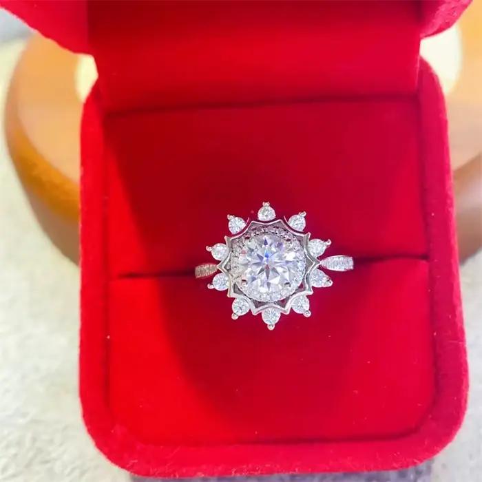 Bague classique en diamant Moissanite pour femmes