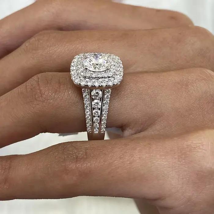 Bague de fiançailles en diamant cultivé en laboratoire