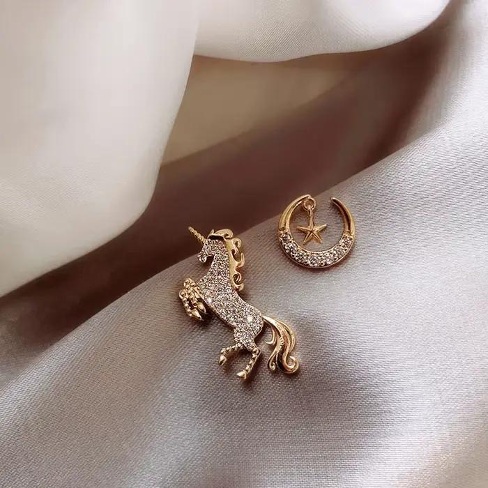 Nouvelles Boucles d'oreilles clous en zircon motif cheval mignon pour femme